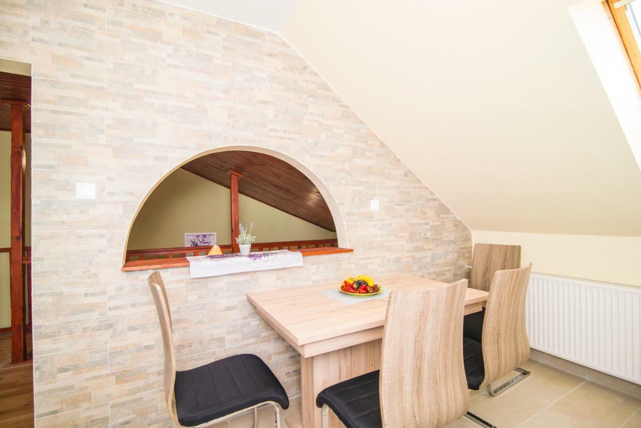 Oeskarszt Apartman Urkut Exterior foto